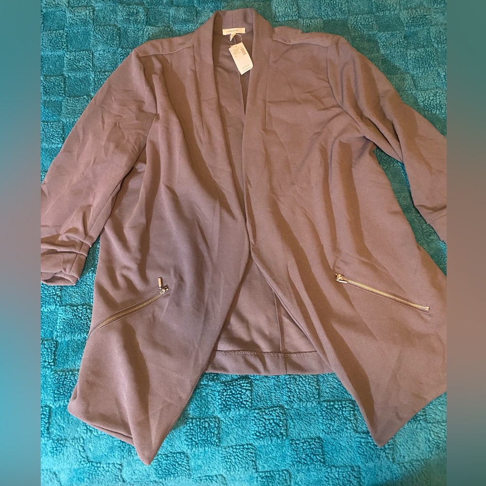 Blazer size 1x brand new. From Maurices